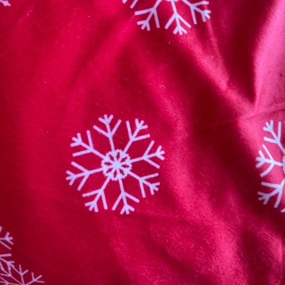 New Disney Store Throw Blanket Mickey Minnie Mouse Red White Snowflake NWT - Picture 5 of 14